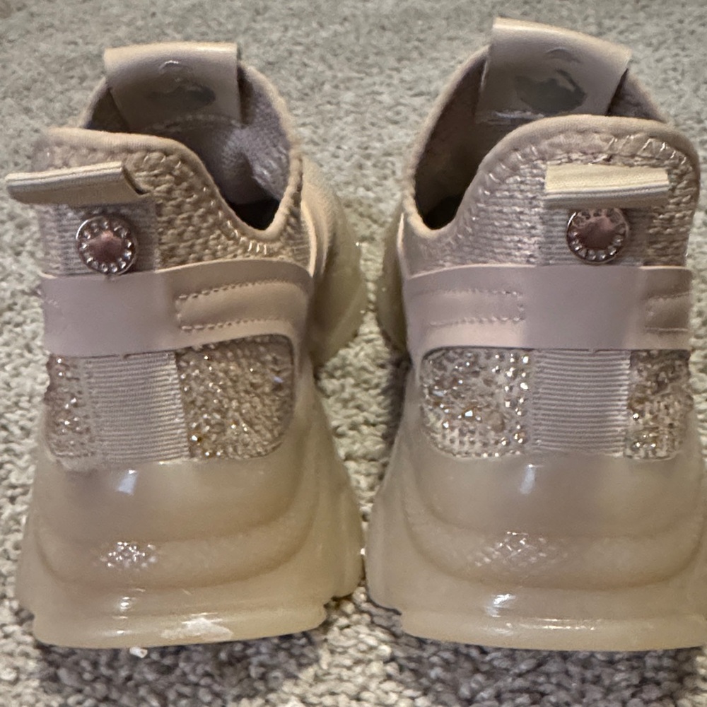 NWOT Steve Madden Women's Beige Gold Gemstones Textured Sneakers - Picture 3 of 7